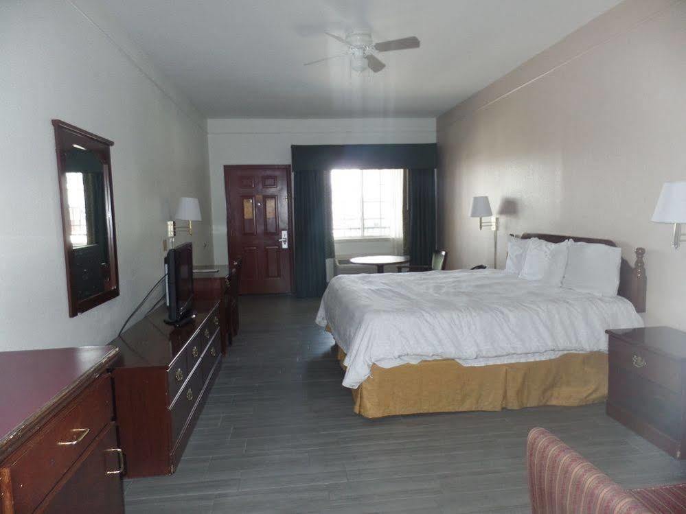Texas Inn Downtown Mcallen Extérieur photo